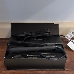 NanoBlack Kristen Ess Hair Straightener